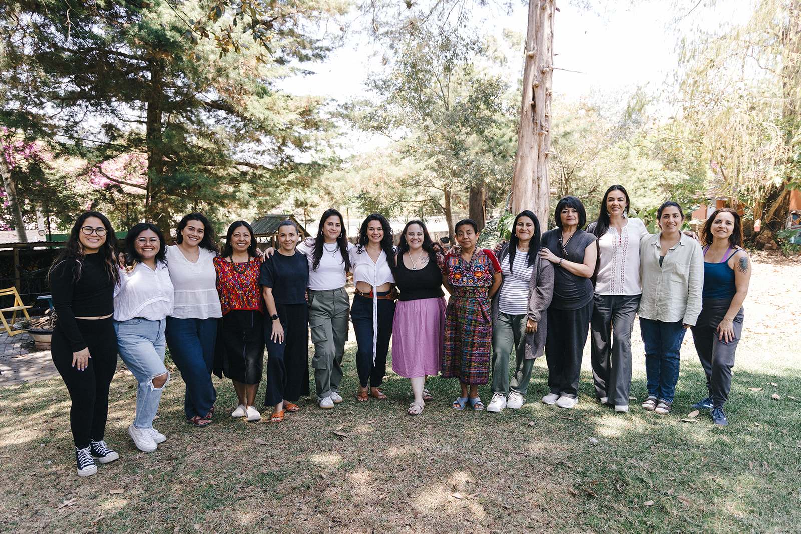 Equipo y participantes de un LAB de DAO en Guatemala